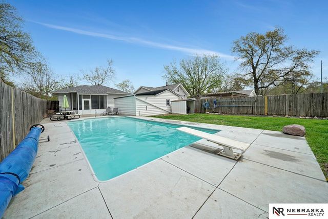 5411 Knox Street, Lincoln, NE 68504