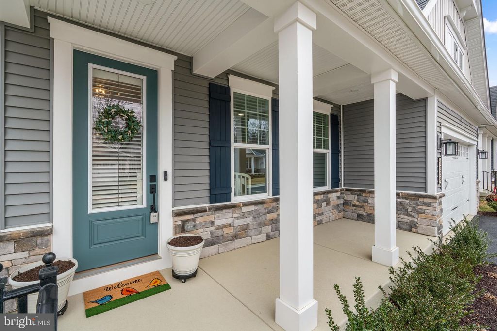 Image 3 of property listing at 1223 OLEANDER WAY, Odenton, MD 21113