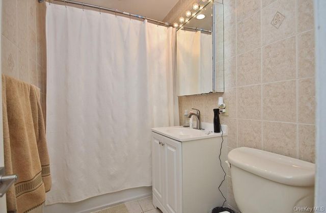 423 Parkview Avenue, Yonkers, NY 10710