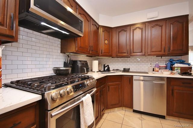 423 Parkview Avenue, Yonkers, NY 10710