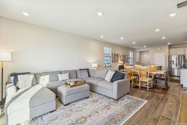 4303 Brigade Bend, Converse, TX 78109