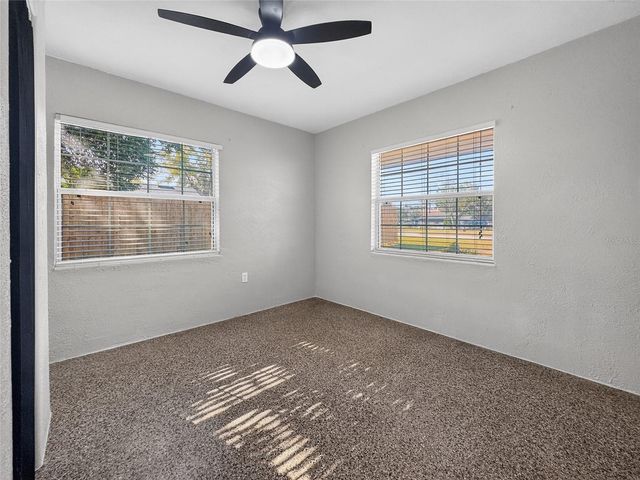 510 N BARROW AVENUE, Tavares, FL 32778