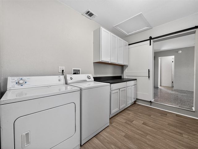 510 N BARROW AVENUE, Tavares, FL 32778