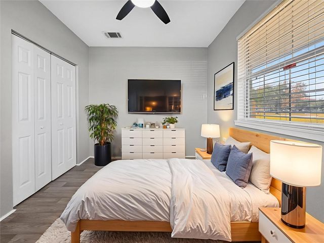 510 N BARROW AVENUE, Tavares, FL 32778