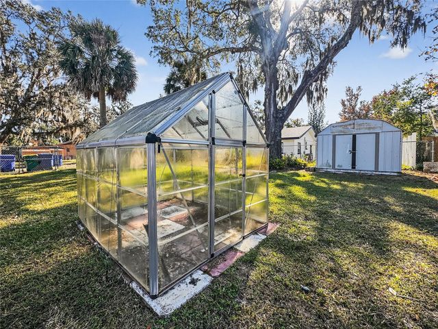 510 N BARROW AVENUE, Tavares, FL 32778