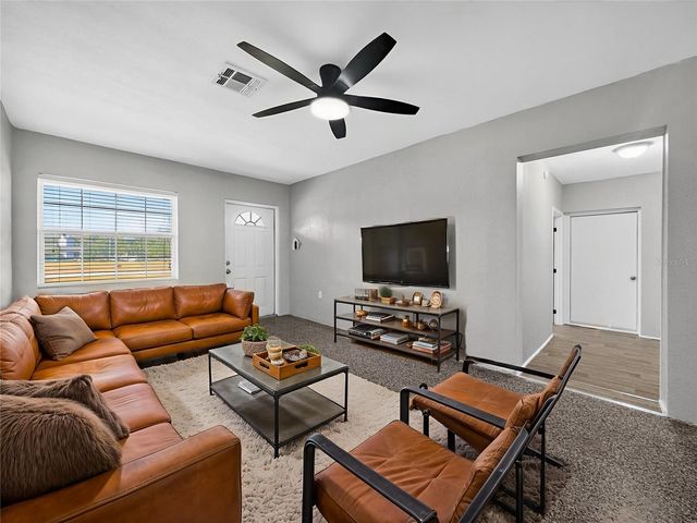 510 N BARROW AVENUE, Tavares, FL 32778