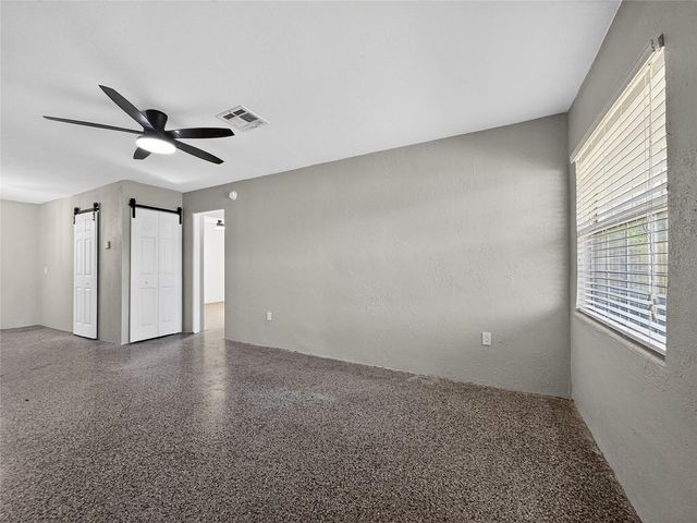 510 N BARROW AVENUE, Tavares, FL 32778