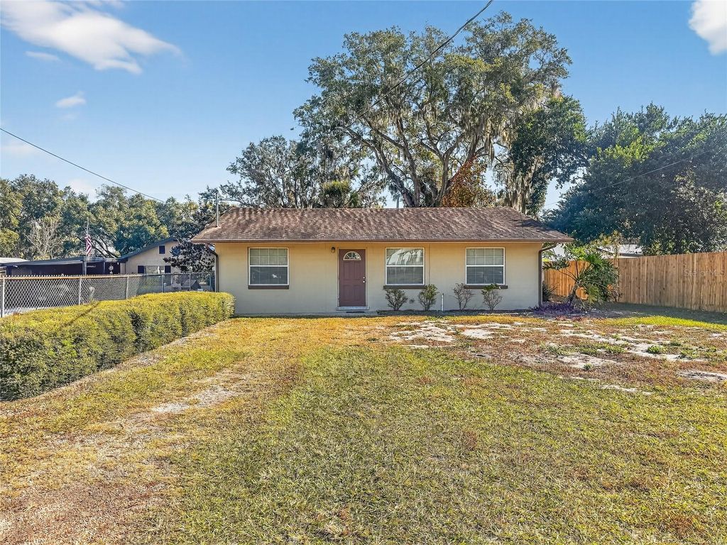 510 N BARROW AVENUE, Tavares, FL 32778