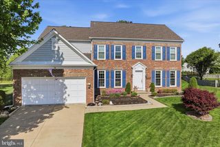 8392 CROSSLAKE DR, Fairfax Station, VA 22039