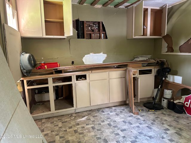 2874 Greenwood Avenue, Jackson, MS 39212
