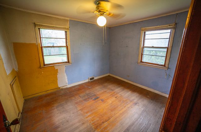 8919 W 95th Street, Palos Hills, IL 60465
