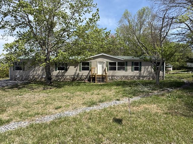 469 Browns Rd, Lafayette, TN 37083