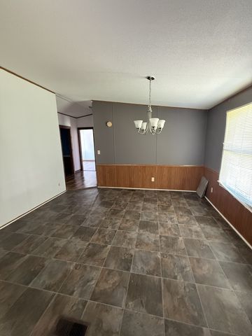 469 Browns Rd, Lafayette, TN 37083