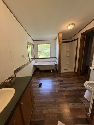 469 Browns Rd, Lafayette, TN 37083