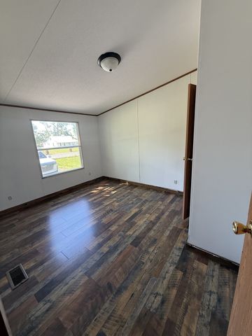 469 Browns Rd, Lafayette, TN 37083