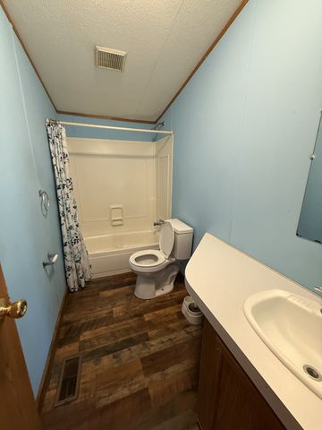 469 Browns Rd, Lafayette, TN 37083