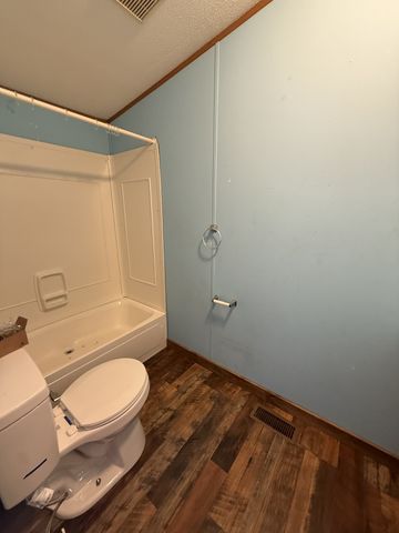 469 Browns Rd, Lafayette, TN 37083