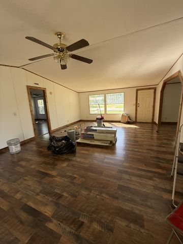 469 Browns Rd, Lafayette, TN 37083