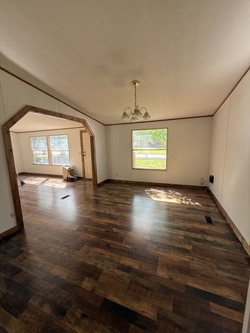 469 Browns Rd, Lafayette, TN 37083