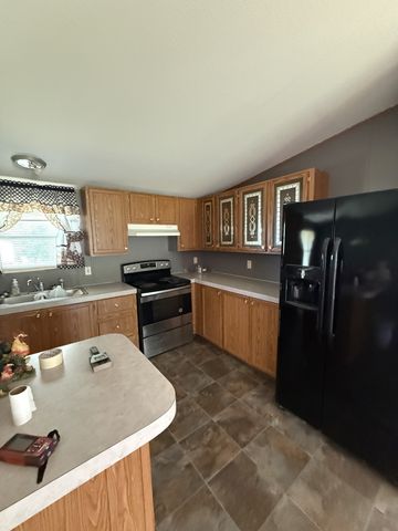 469 Browns Rd, Lafayette, TN 37083