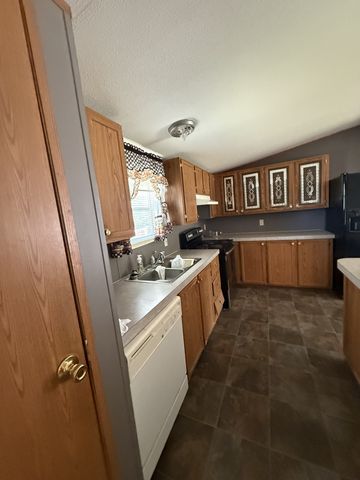 469 Browns Rd, Lafayette, TN 37083