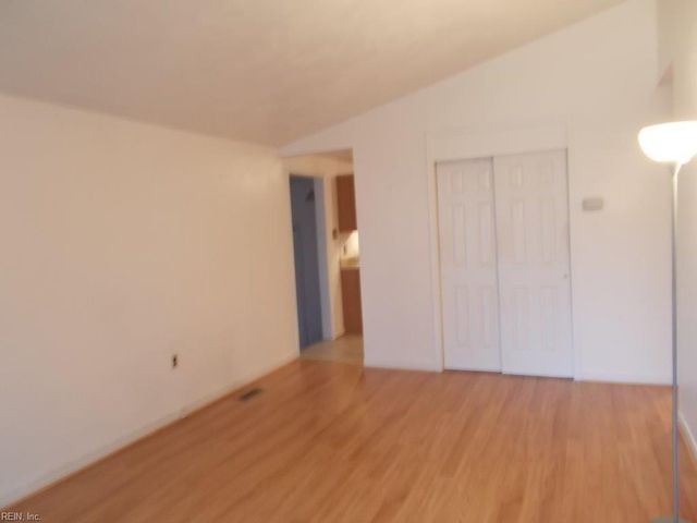 902 W Russell CT, Newport News, VA 23605