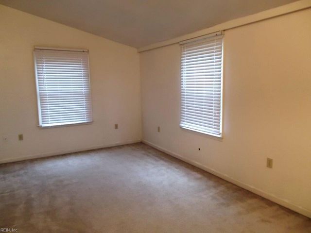 902 W Russell CT, Newport News, VA 23605