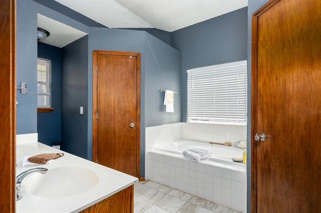 528 NW 171st Street, Edmond, OK 73012