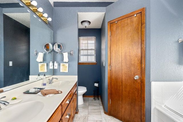 528 NW 171st Street, Edmond, OK 73012