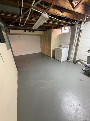 18034 Tracey Street, Detroit, MI 48235