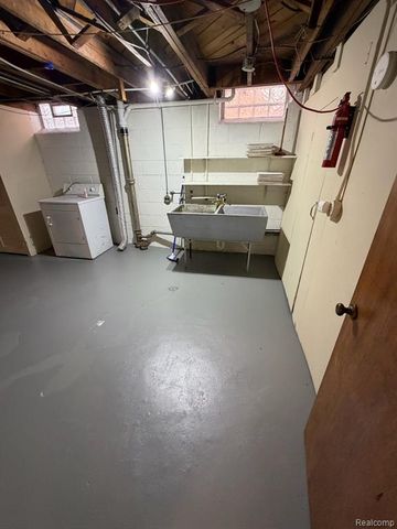 18034 Tracey Street, Detroit, MI 48235