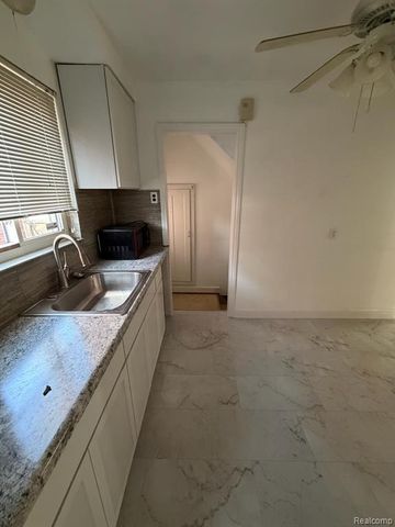 18034 Tracey Street, Detroit, MI 48235