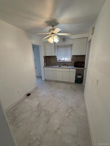 18034 Tracey Street, Detroit, MI 48235