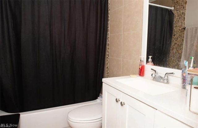 531 Audrey Lane, Struthers, OH 44471