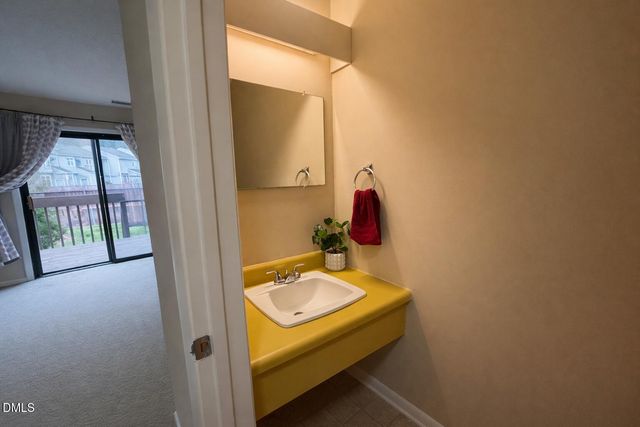 250 S Estes Drive 31, Chapel Hill, NC 27514