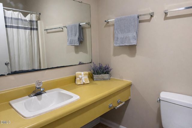 250 S Estes Drive 31, Chapel Hill, NC 27514