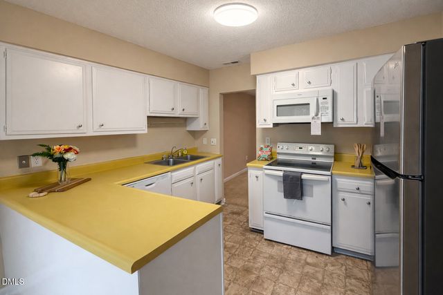 250 S Estes Drive 31, Chapel Hill, NC 27514