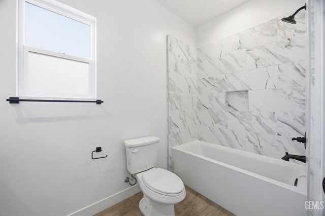 7108 Wintersweet Drive, Bakersfield, CA 93312