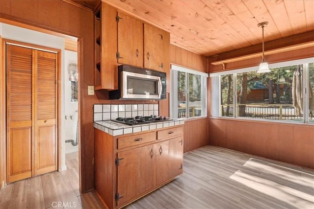 41490 Oak Street, Big Bear Lake, CA 92315