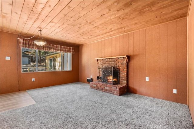 41490 Oak Street, Big Bear Lake, CA 92315