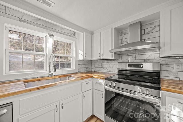 62 Mitchell Street, Canton, NC 28716