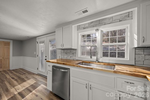 62 Mitchell Street, Canton, NC 28716