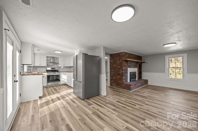 62 Mitchell Street, Canton, NC 28716