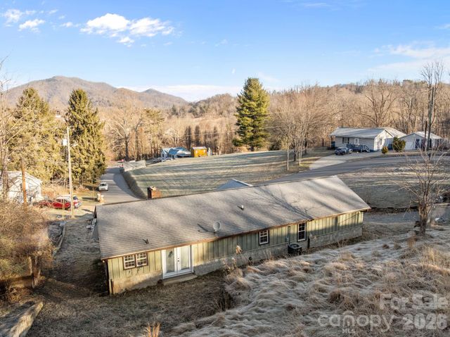 62 Mitchell Street, Canton, NC 28716