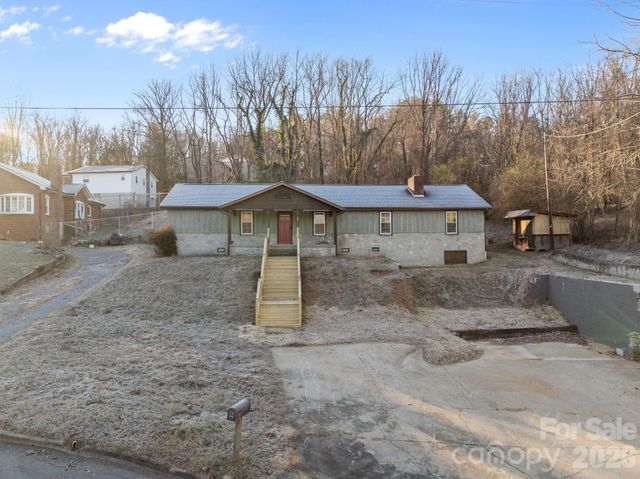 62 Mitchell Street, Canton, NC 28716