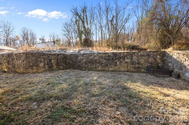 62 Mitchell Street, Canton, NC 28716