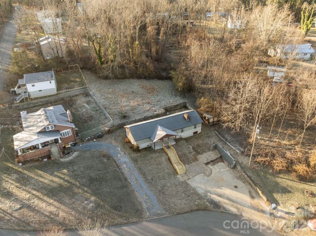 62 Mitchell Street, Canton, NC 28716