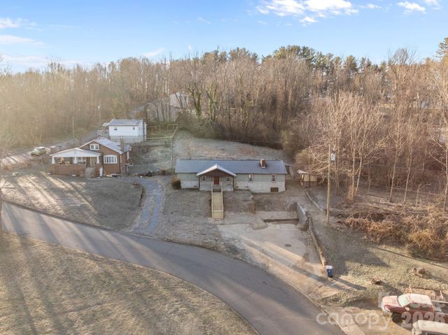 62 Mitchell Street, Canton, NC 28716