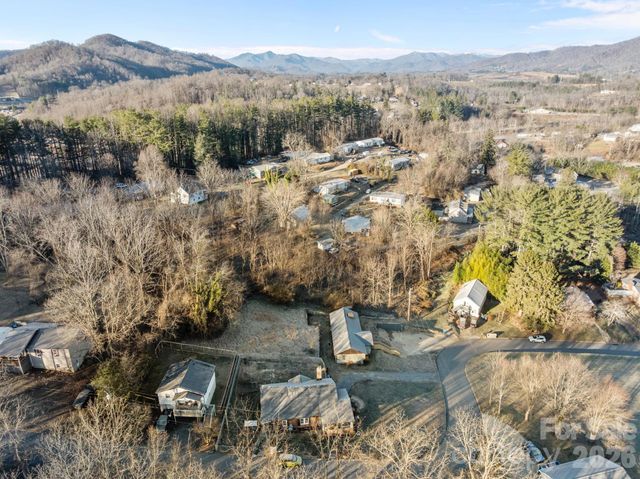 62 Mitchell Street, Canton, NC 28716