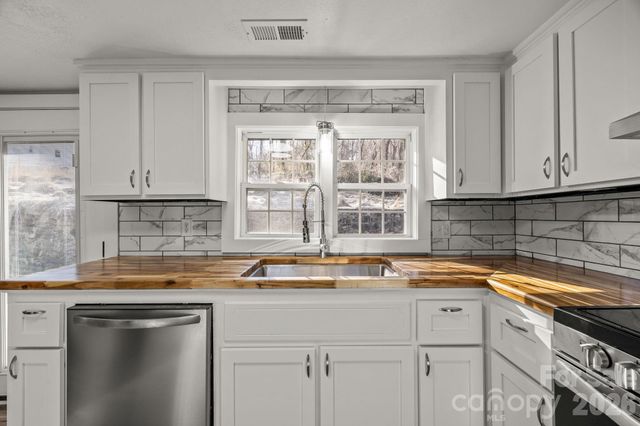 62 Mitchell Street, Canton, NC 28716